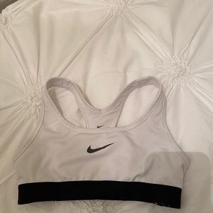 white nike sports bra
